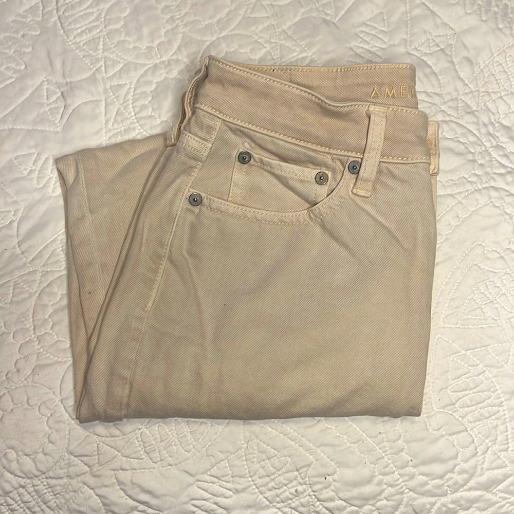 American Eagle “mom straight jeans” in a beige/cream color, the size is a US 2